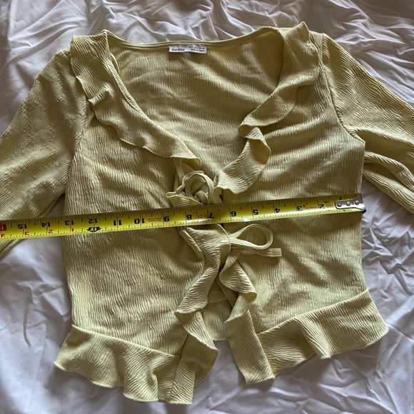 Light Yellow Ruffled Blouse - Picture 5 of 7